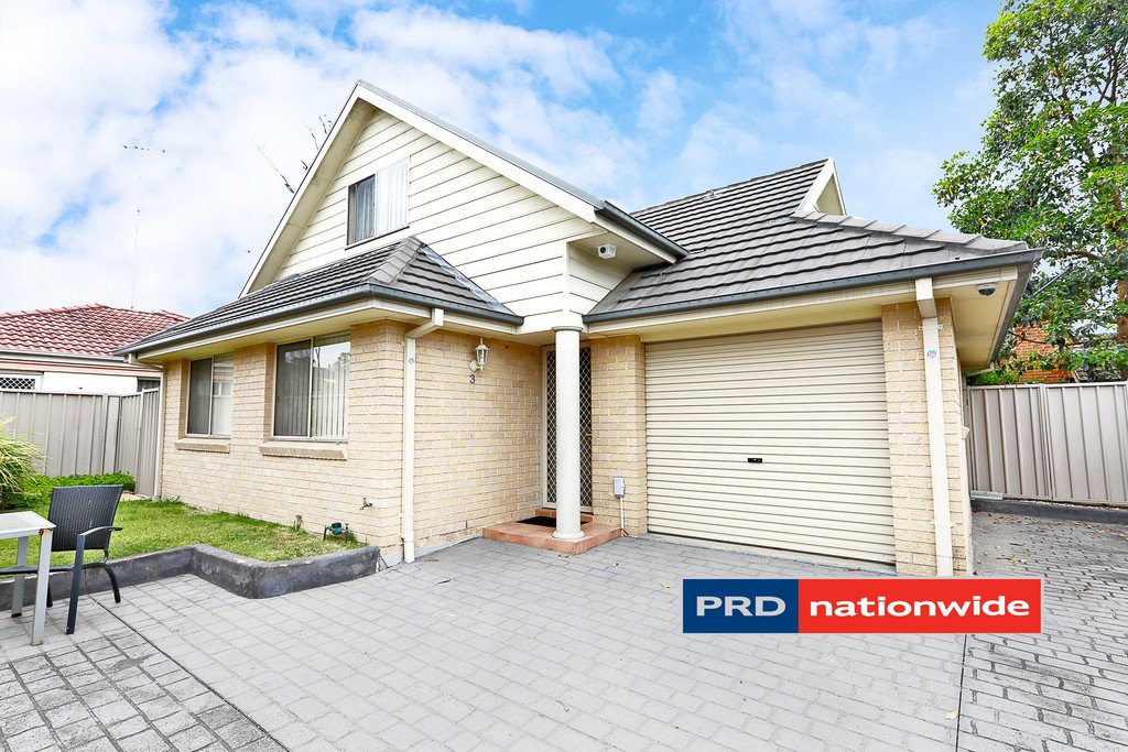 3/9 French Street KINGSWOOD 10