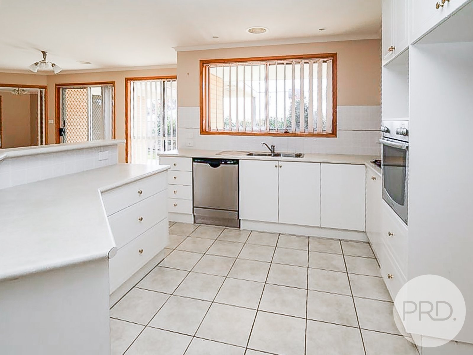 39 Gunn Drive ESTELLA 3
