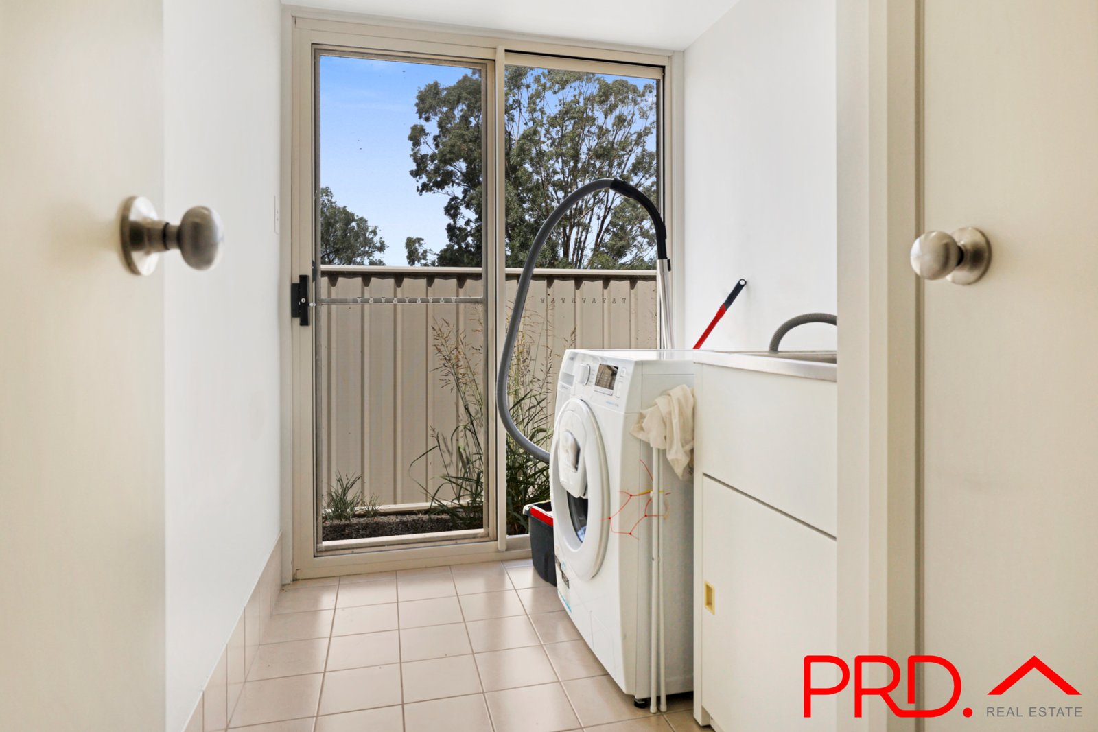 39 Higgins Lane TAMWORTH 9