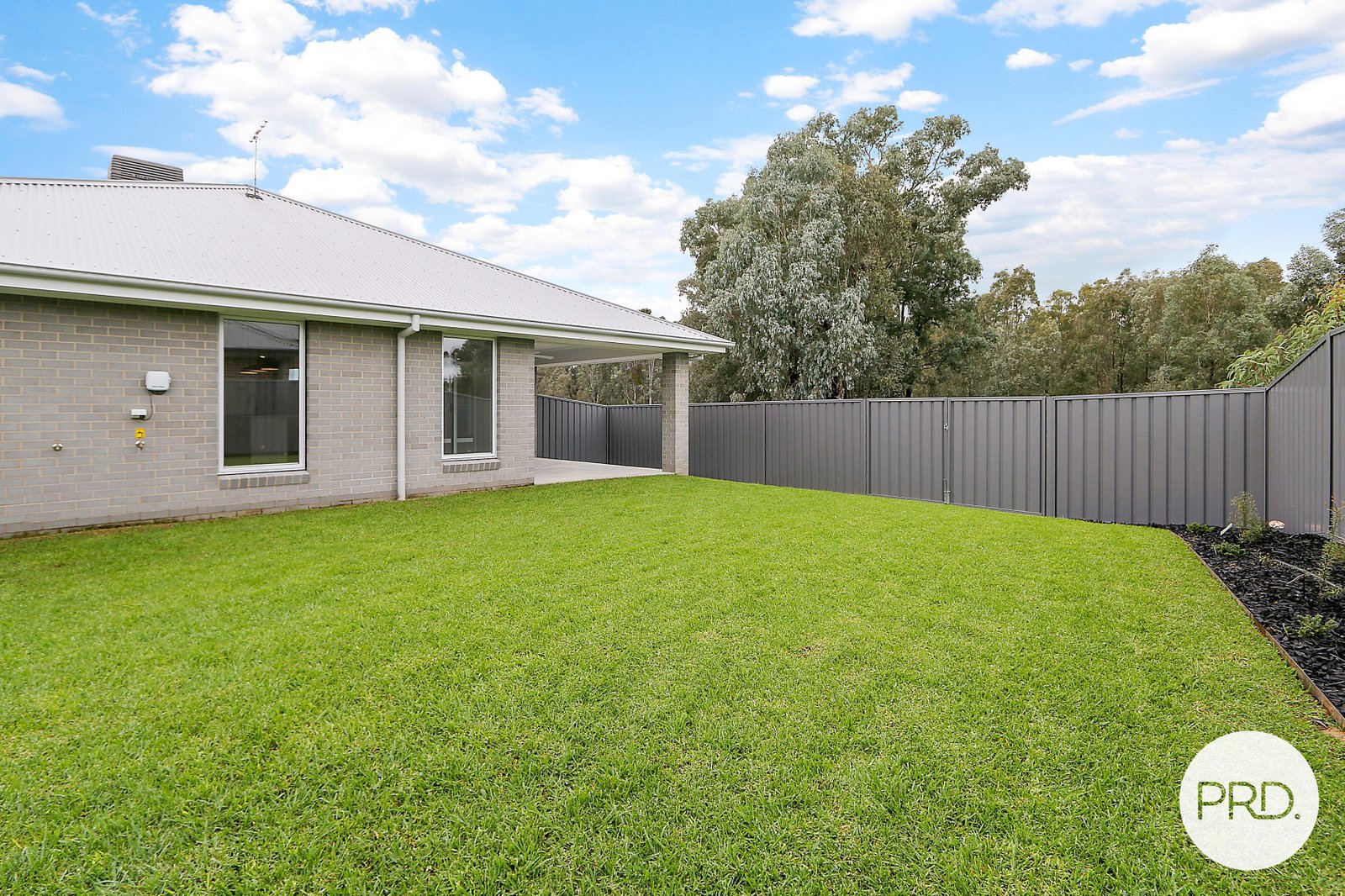 39 Huntington Grove THURGOONA 9