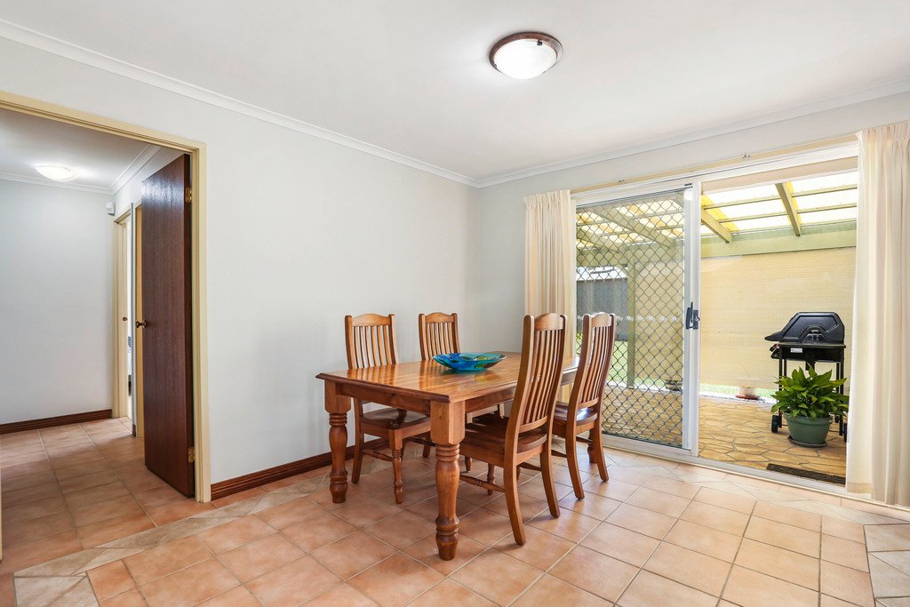 39 Huxley Drive HORSLEY 5