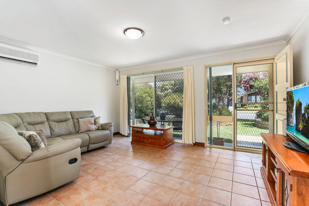 39 Huxley Drive HORSLEY 6