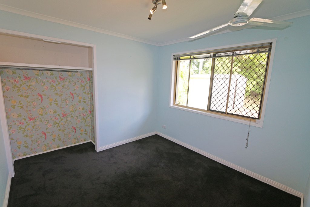 39 Kawana Crescent ASHMORE 11