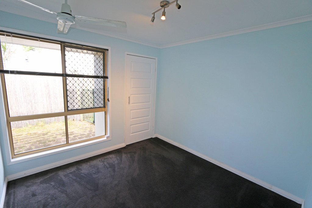 39 Kawana Crescent ASHMORE 12