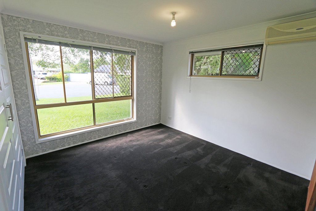 39 Kawana Crescent ASHMORE 13