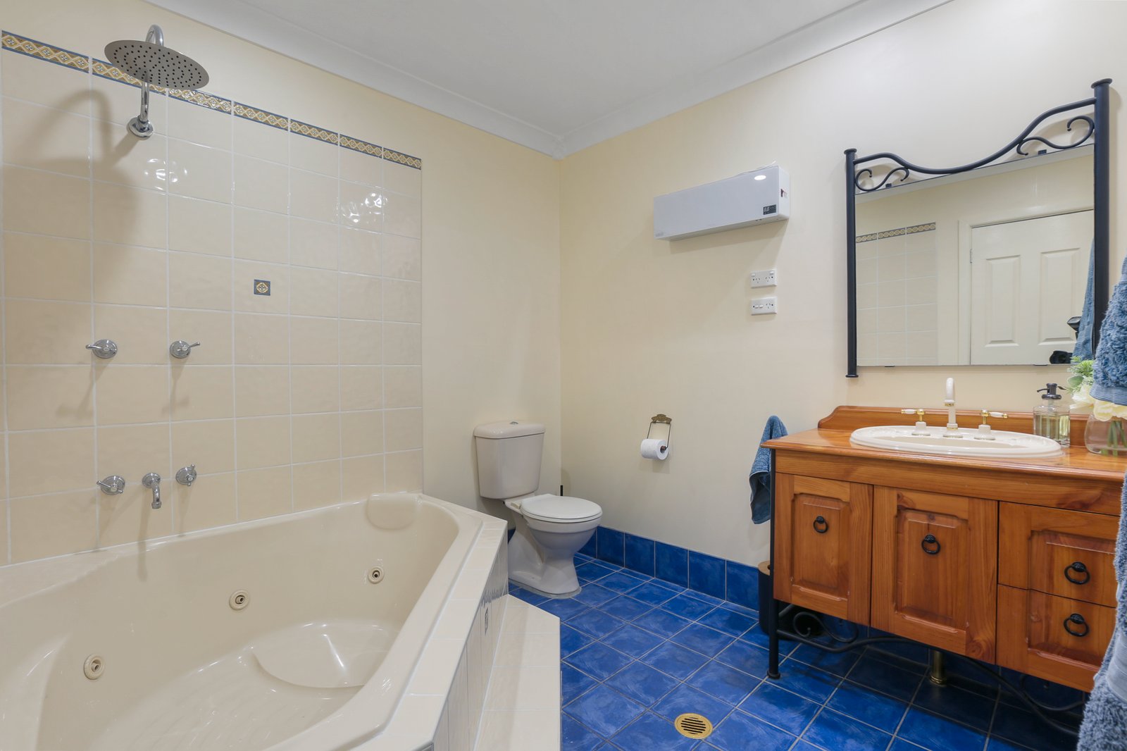 39 Kelly Street BERKELEY 7