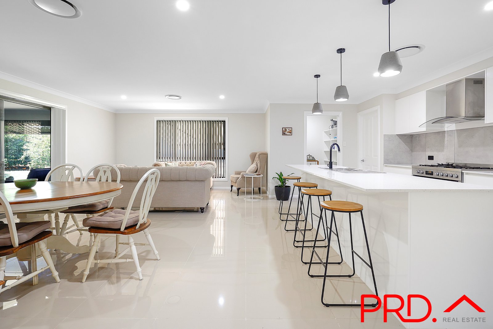 39 Kingham Street TAMWORTH 9