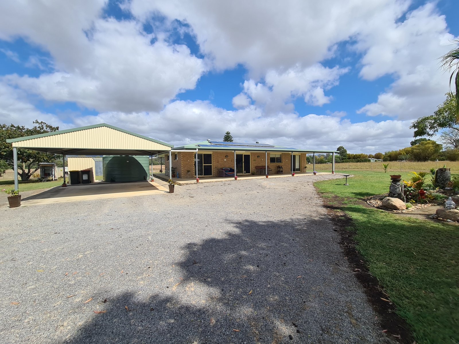39 Koorawatha Drive BOROREN 1