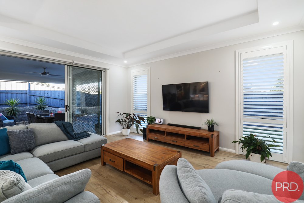 39 Lawrenson Parade THORNTON 4