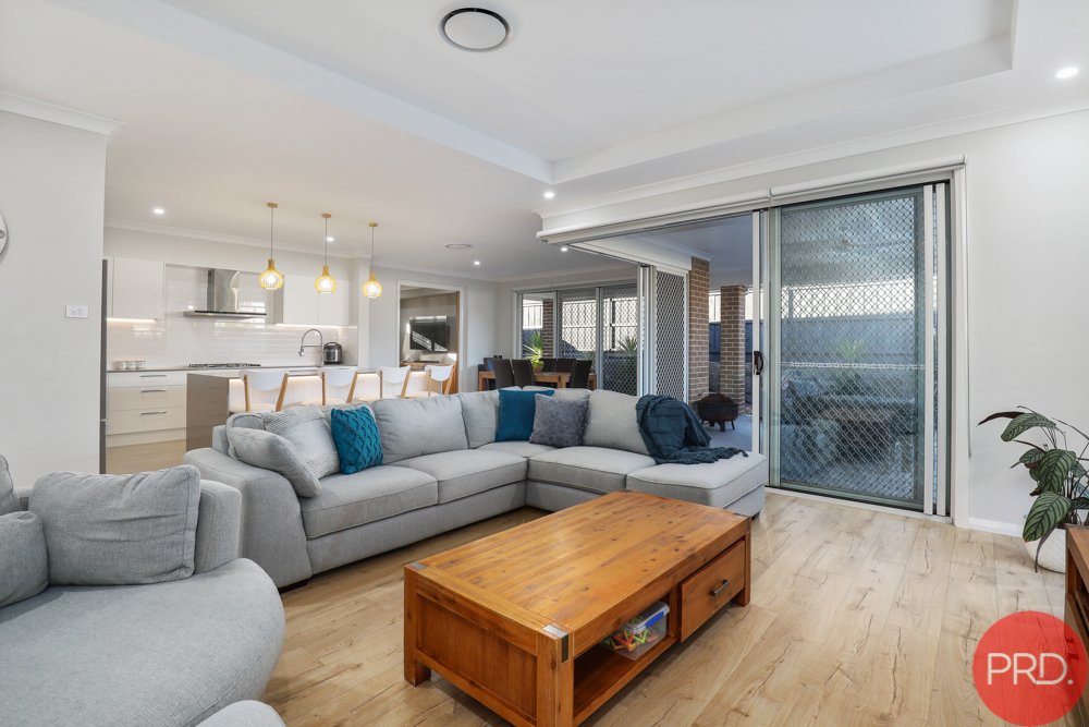 39 Lawrenson Parade THORNTON 5