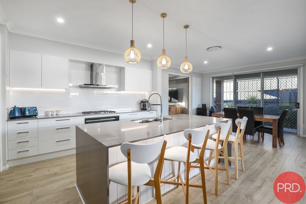 39 Lawrenson Parade THORNTON 7