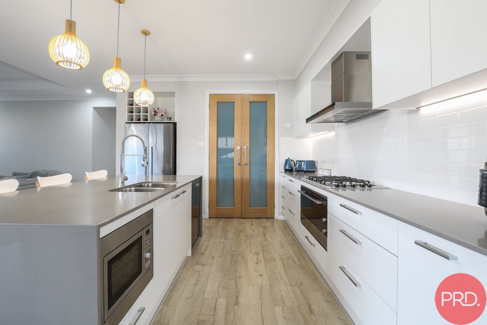 39 Lawrenson Parade THORNTON 8