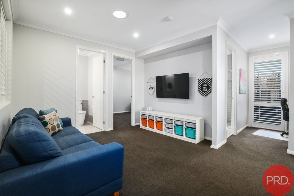 39 Lawrenson Parade THORNTON 10