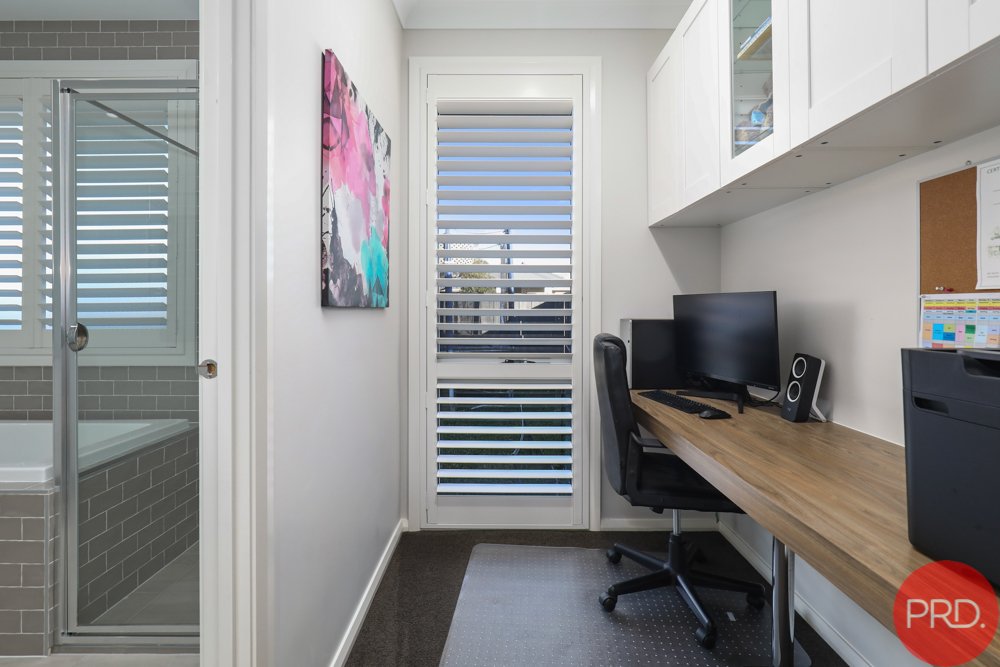 39 Lawrenson Parade THORNTON 11