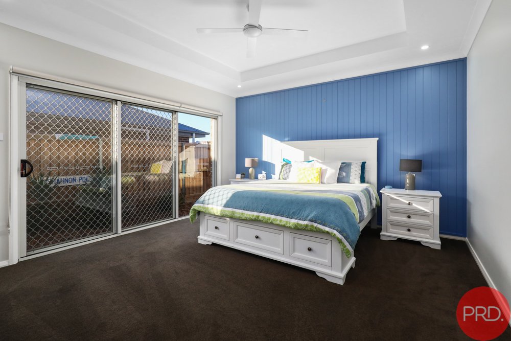 39 Lawrenson Parade THORNTON 12