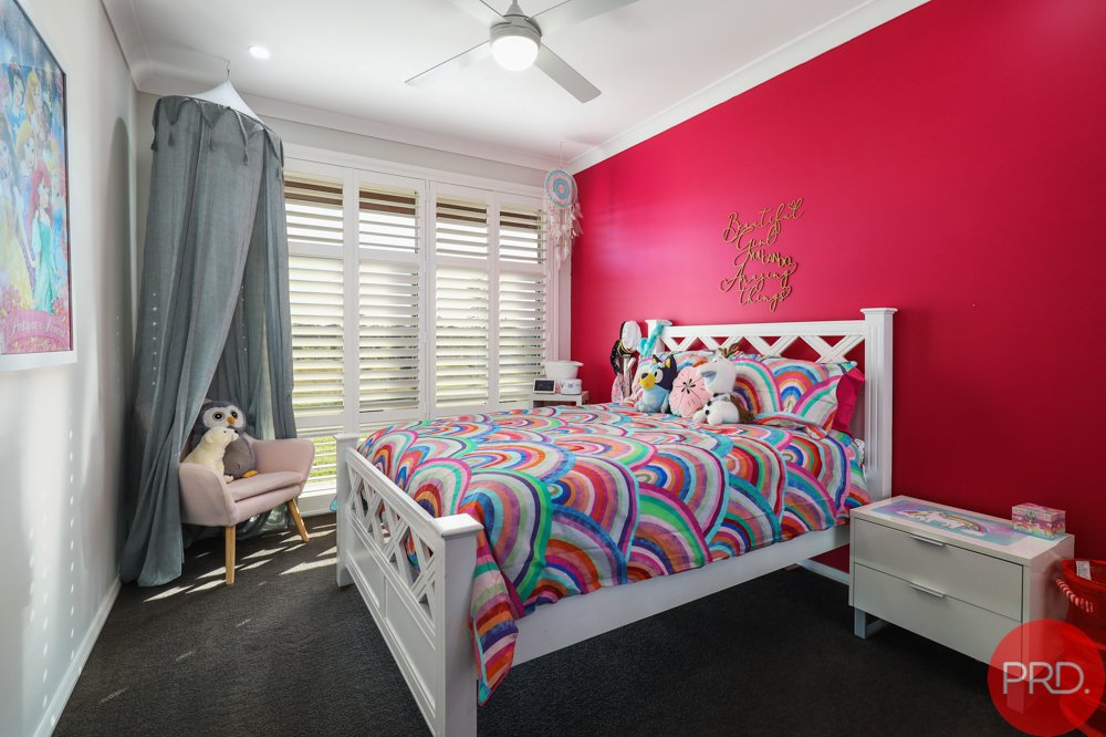 39 Lawrenson Parade THORNTON 14