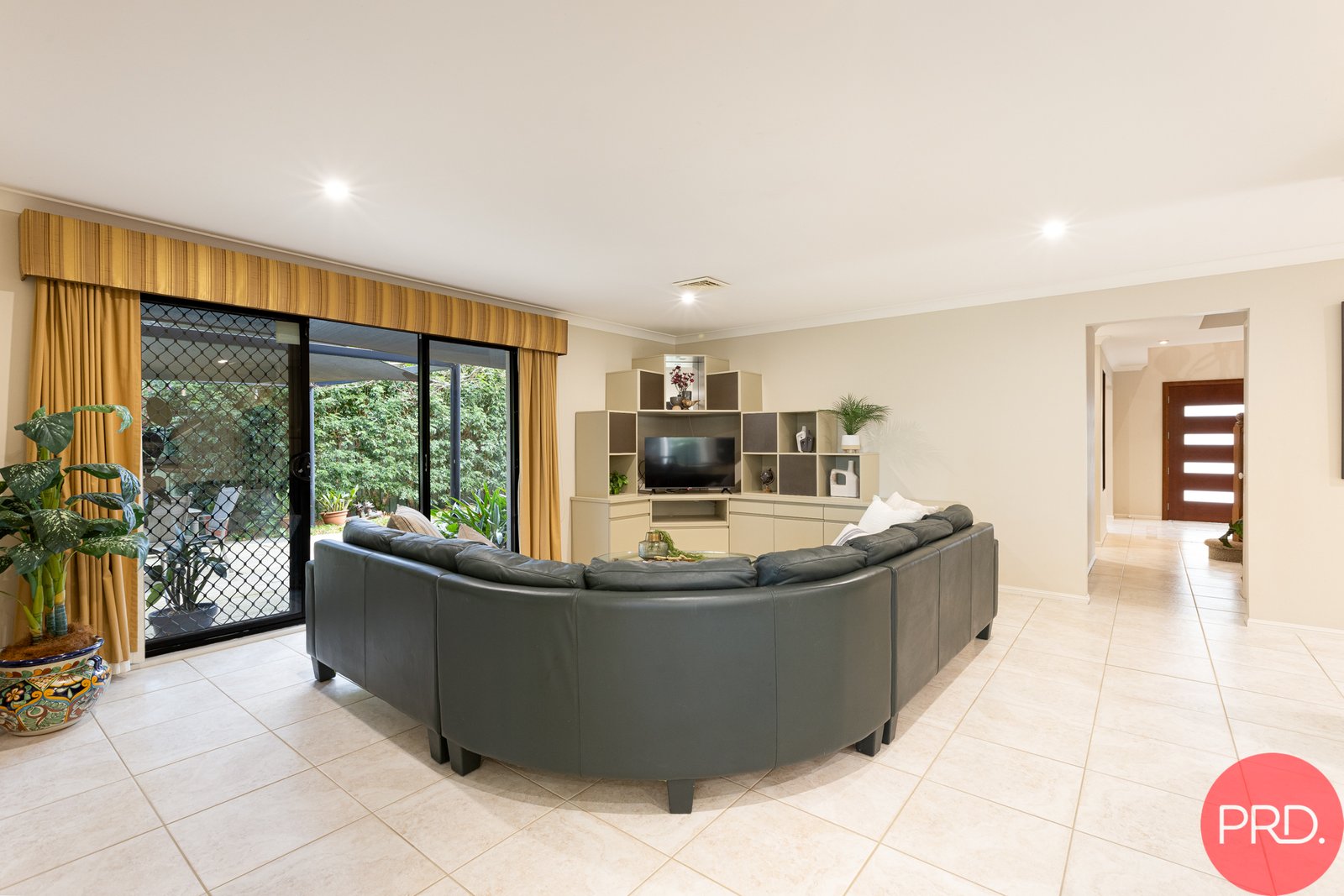 39 Leinster Circuit ASHTONFIELD 10