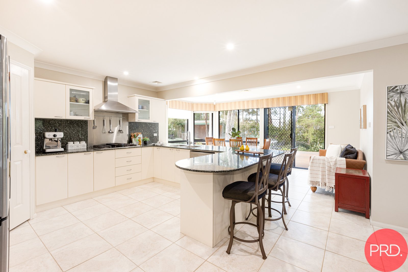 39 Leinster Circuit ASHTONFIELD 12