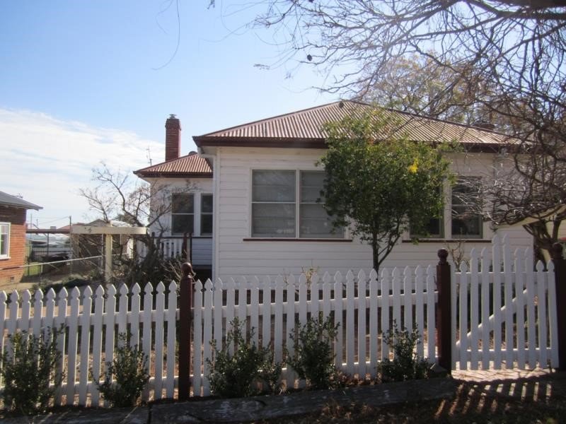 39 Mathews Street TAMWORTH 1