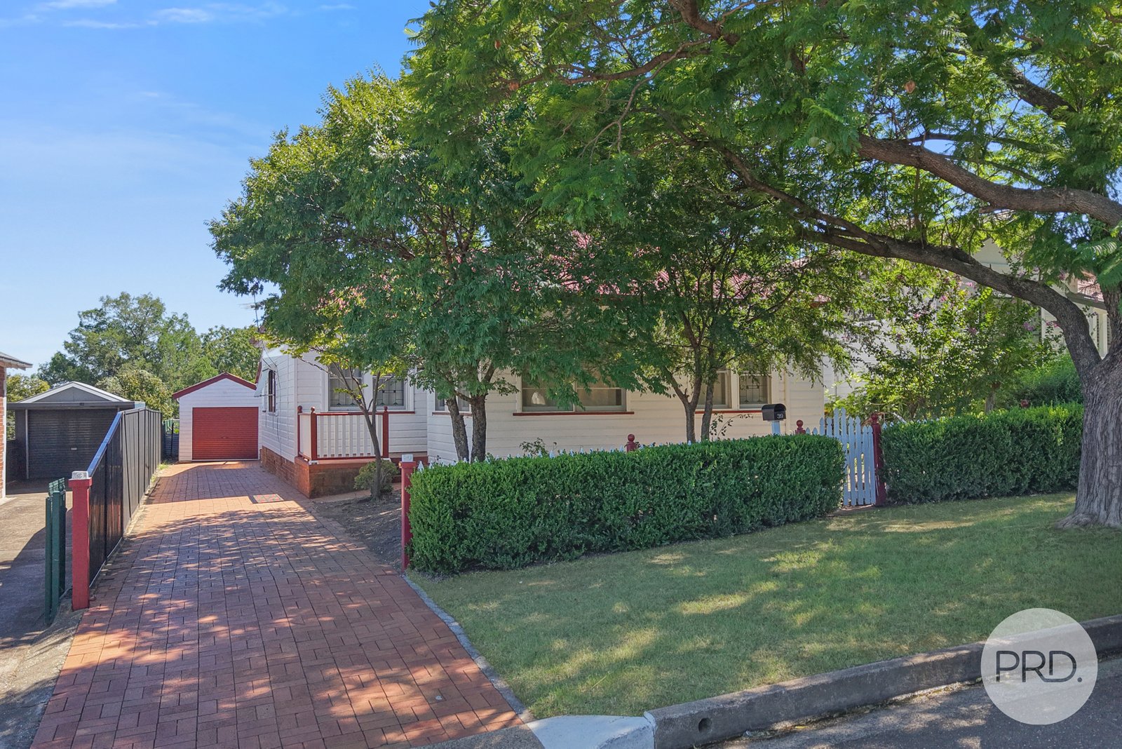 39 Mathews Street TAMWORTH 2