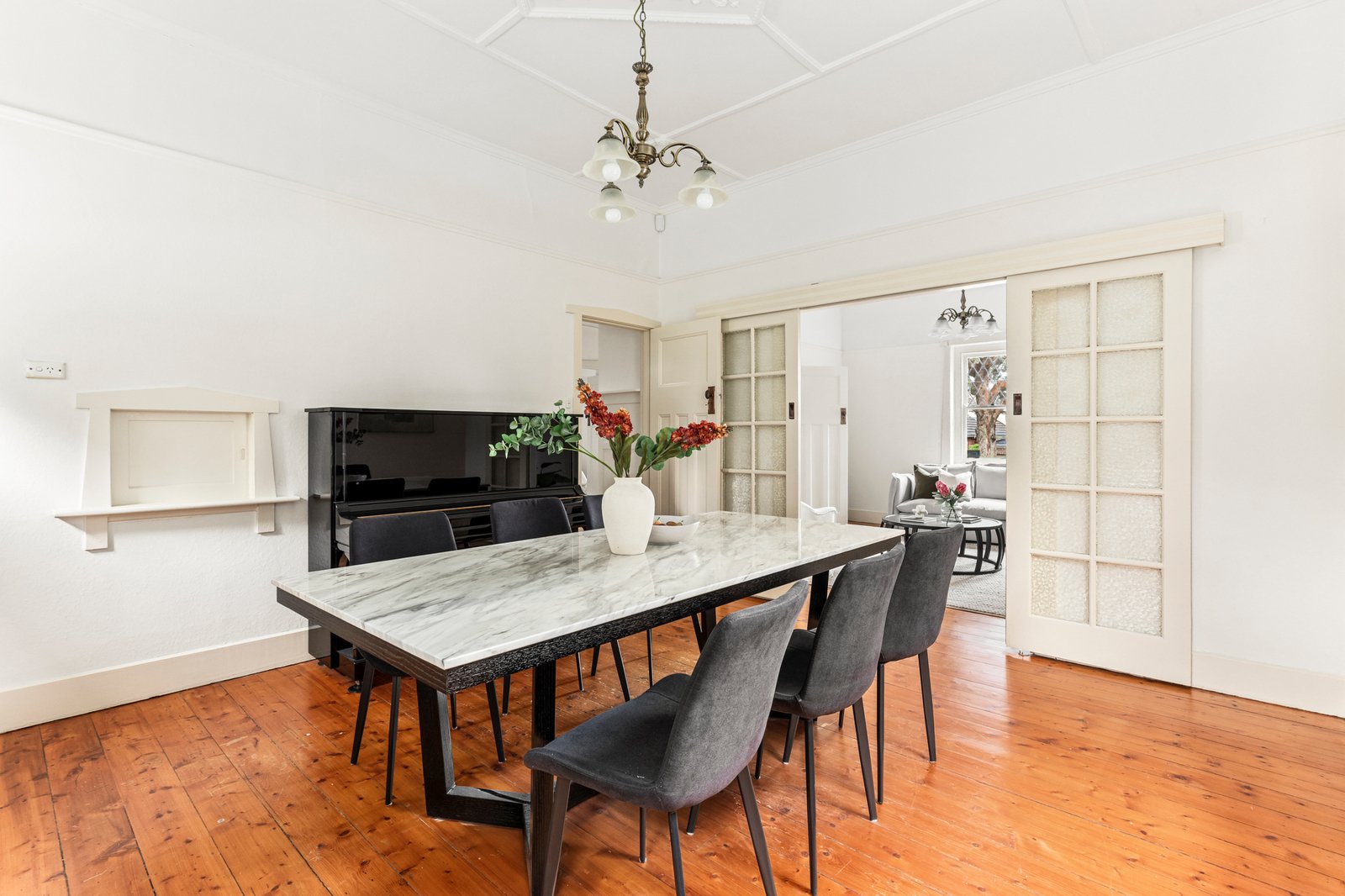 39 Mills Street, Glen Iris, 3146