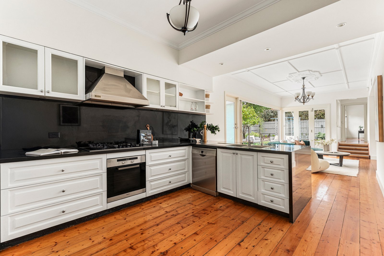 39 Mills Street, Glen Iris, 3146