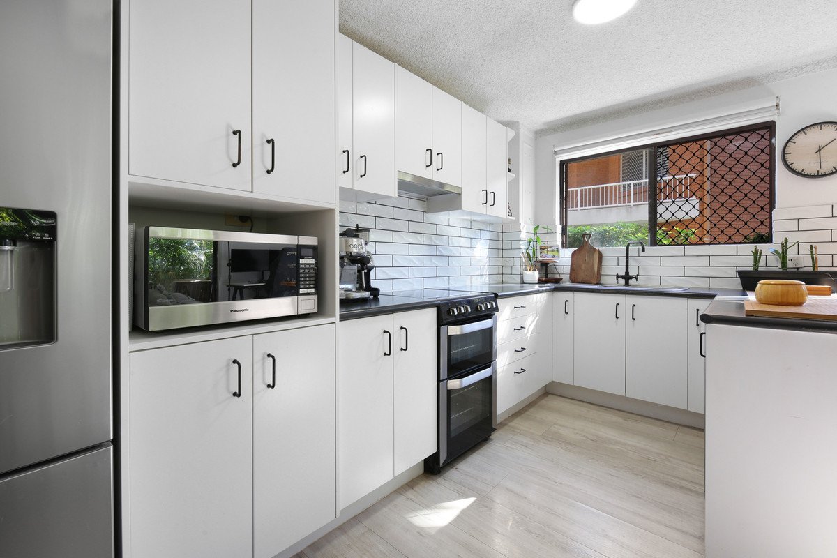 3/9 Nalla Court Palm Beach 4