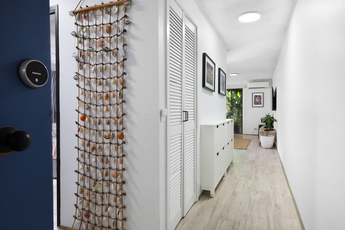 3/9 Nalla Court Palm Beach 8