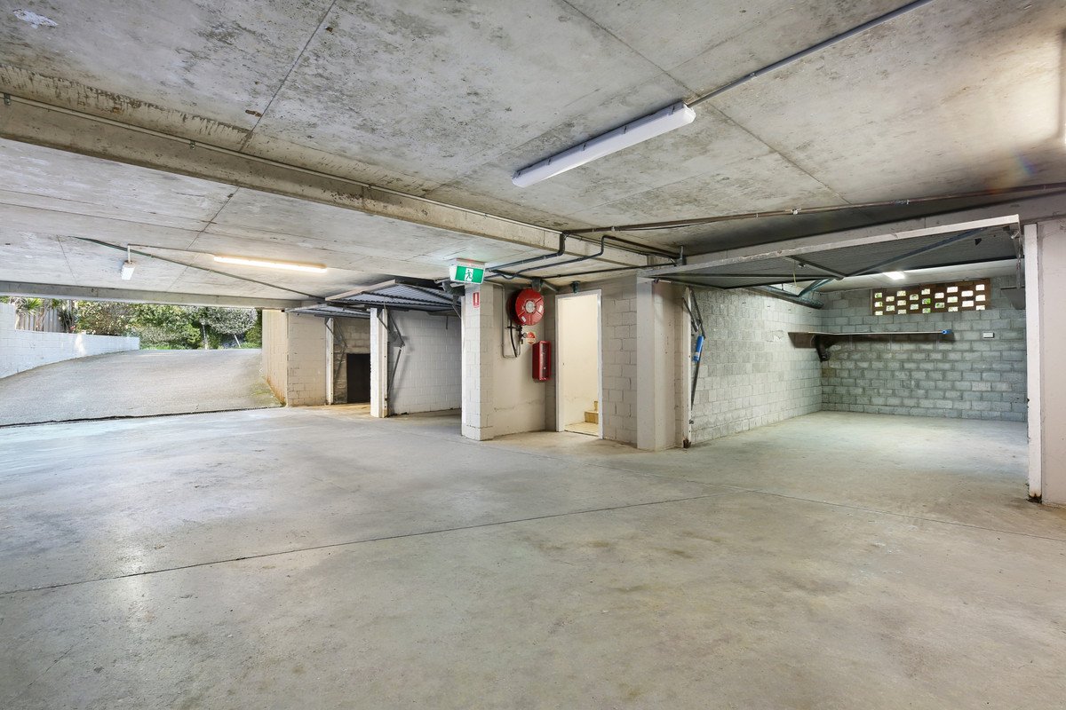 3/9 Nalla Court Palm Beach 14