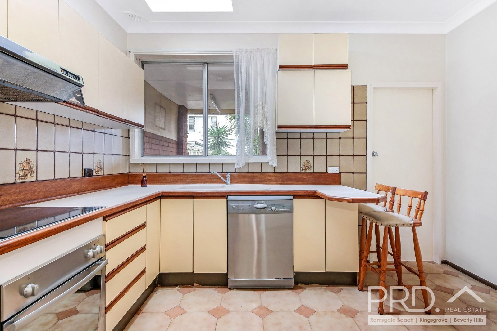 3/9 Napoleon Street SANS SOUCI 3