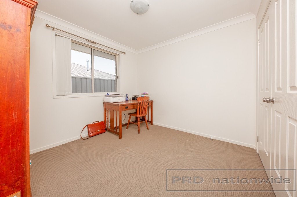 39 Niven Parade RUTHERFORD 9