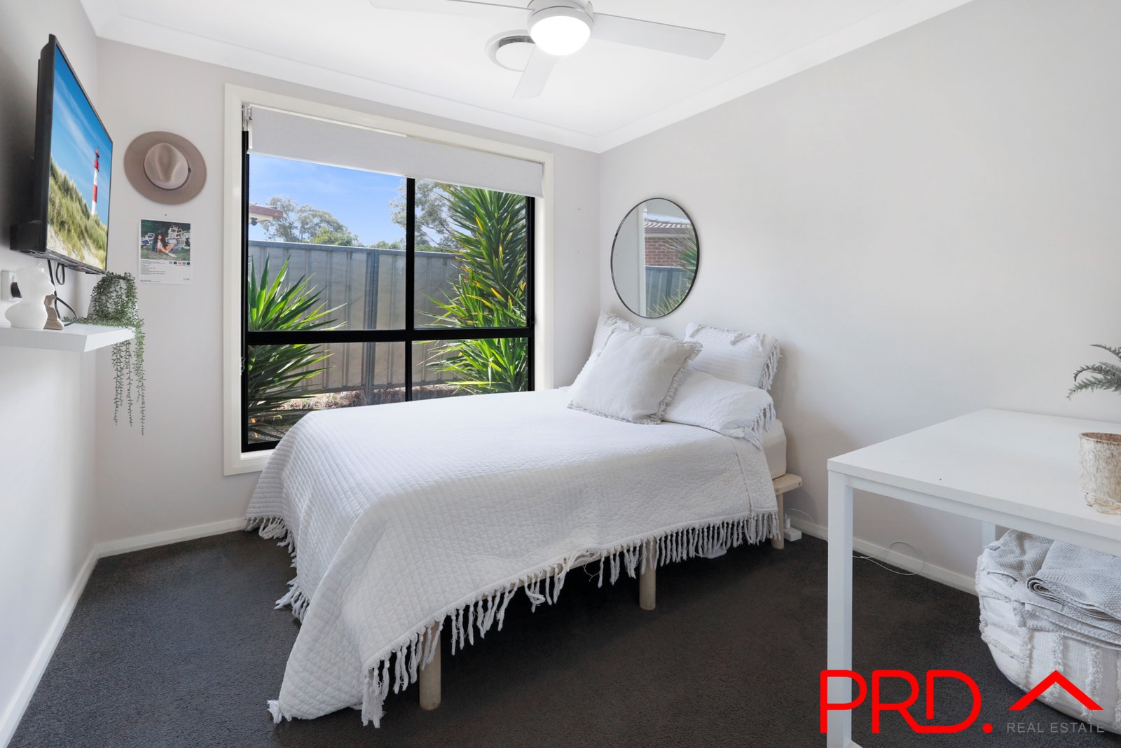 39 Nowland Crescent TAMWORTH 5