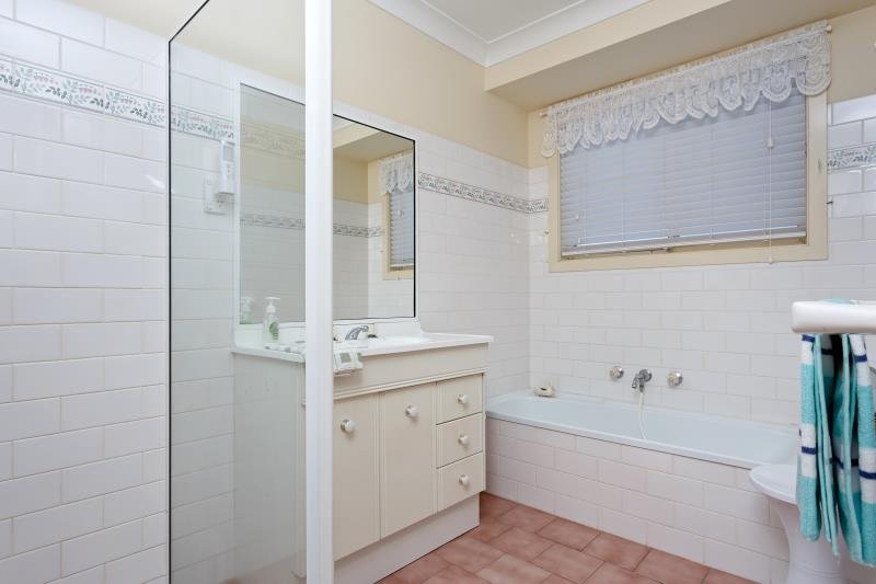 39 Overdale Drive BOURKELANDS 8