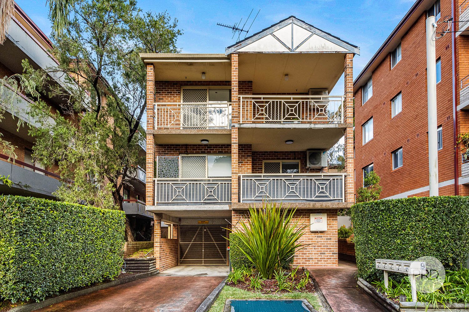 3/9 Oxford St  MORTDALE 8