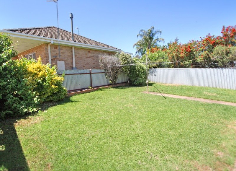 39 Raye Street TOLLAND 8
