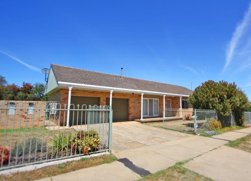 39 Raye Street TOLLAND 1