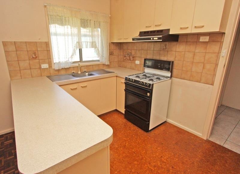 39 Raye Street TOLLAND 2