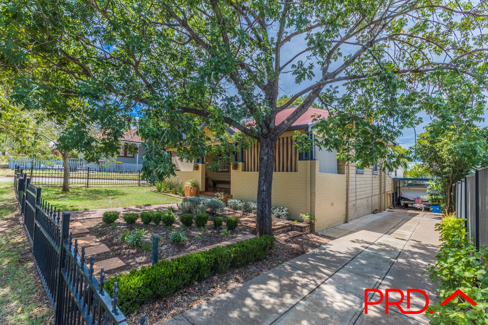 39 Roderick Street TAMWORTH 2