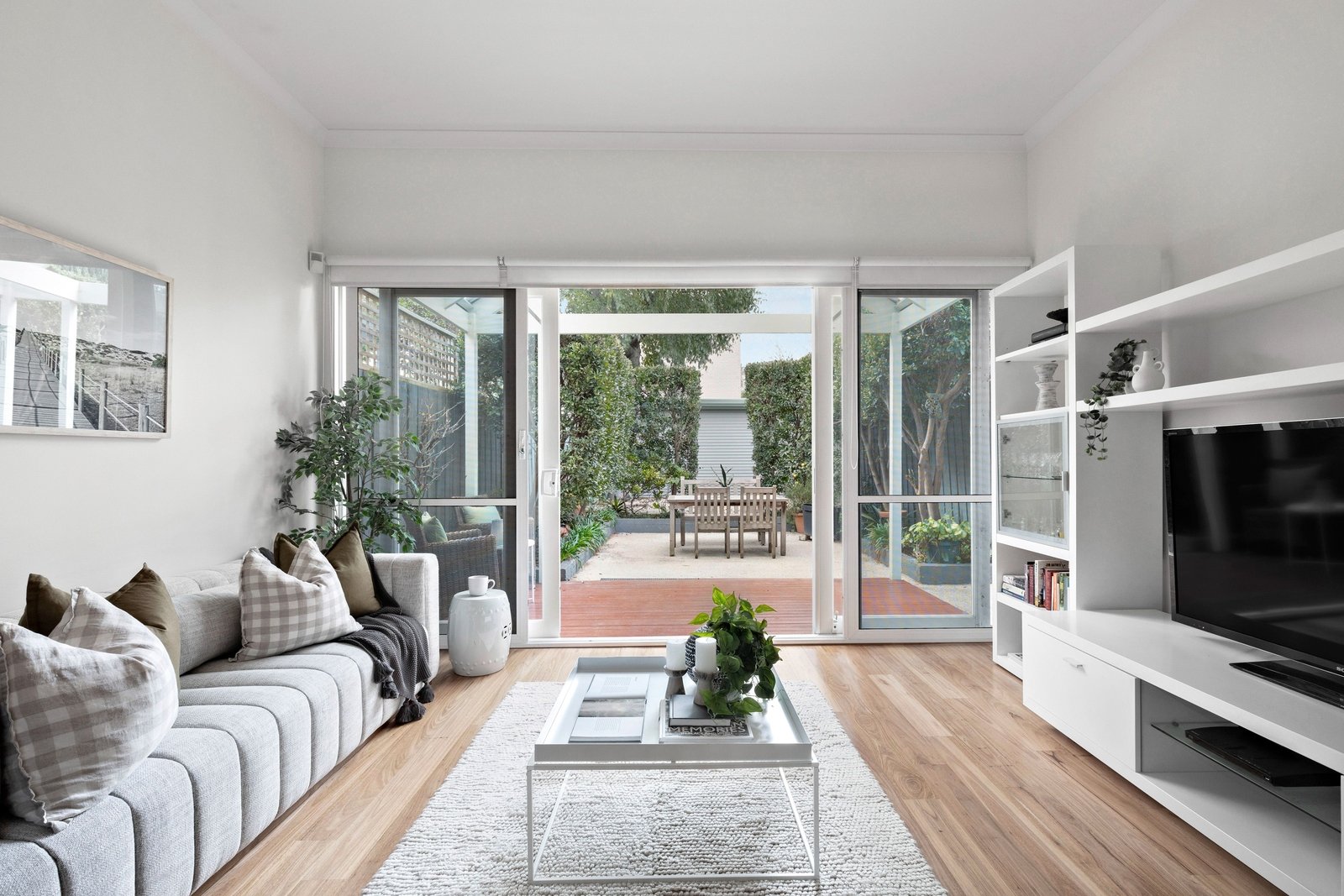 Real Estate and Property in 39 Roseberry Street, Hawthorn East, VIC