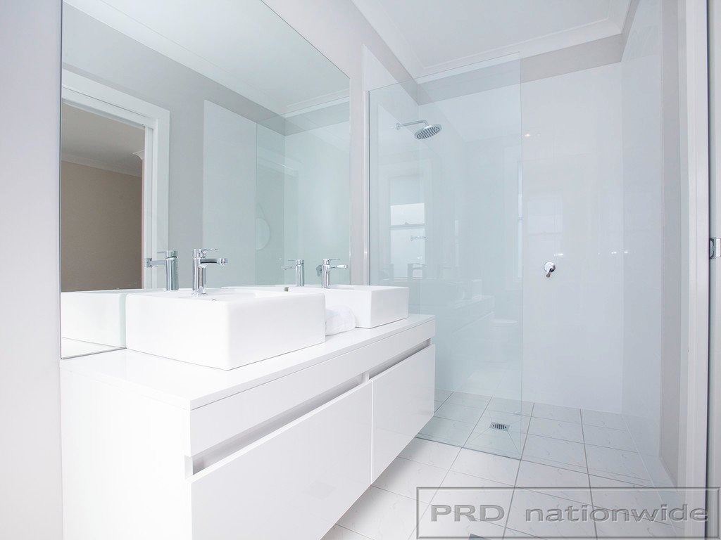 39 Rugby St  ELLALONG 4