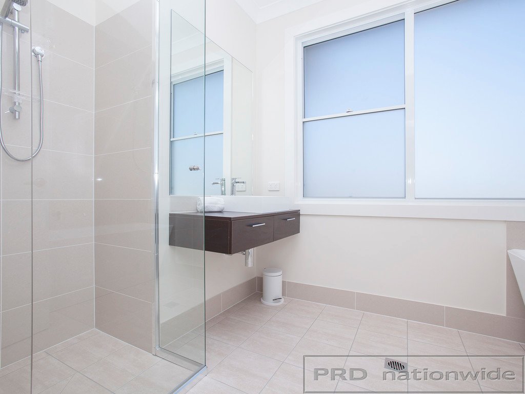 39 Rugby St  ELLALONG 10