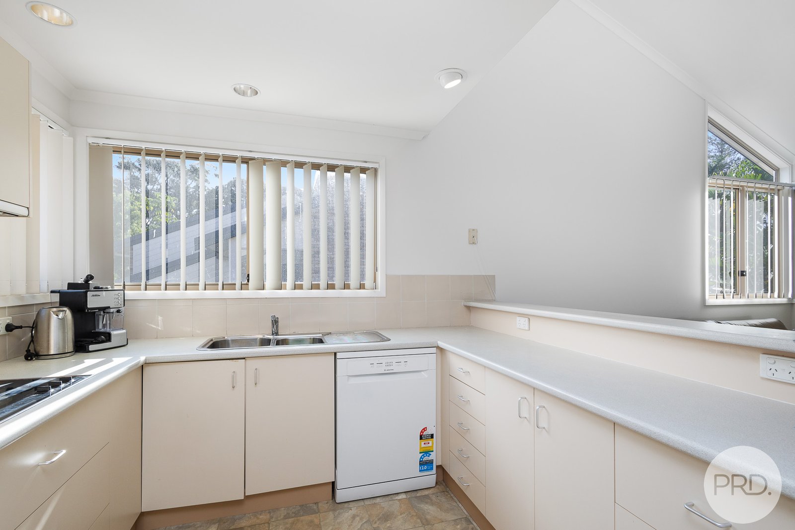 3/9 Shoal Bay Avenue SHOAL BAY 10