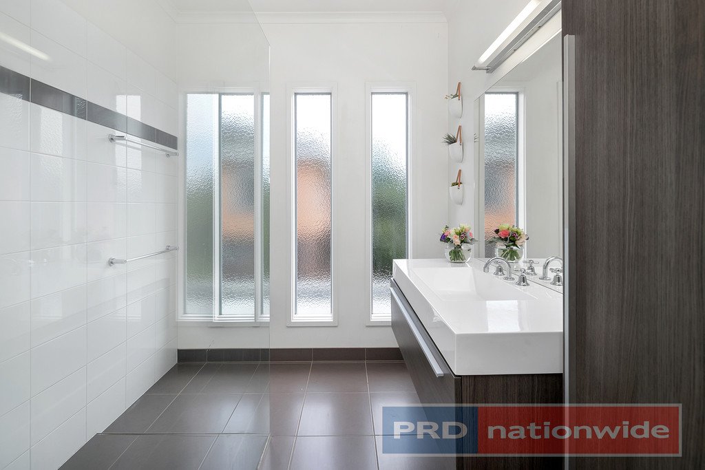 39 Simpson Street BALLAN 9