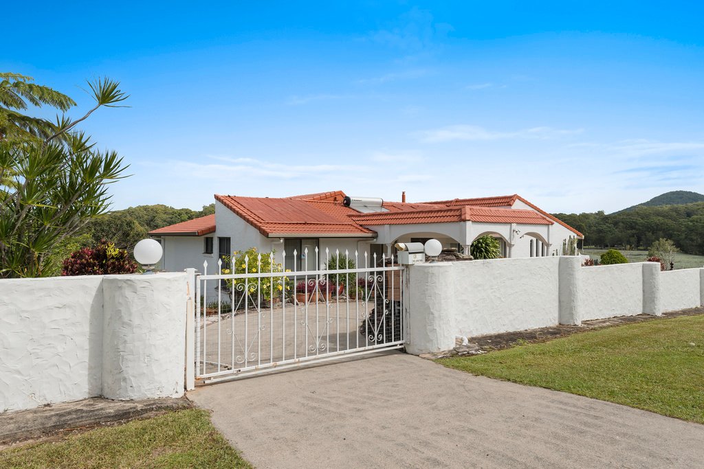 39 Smiths Road EMERALD BEACH 24