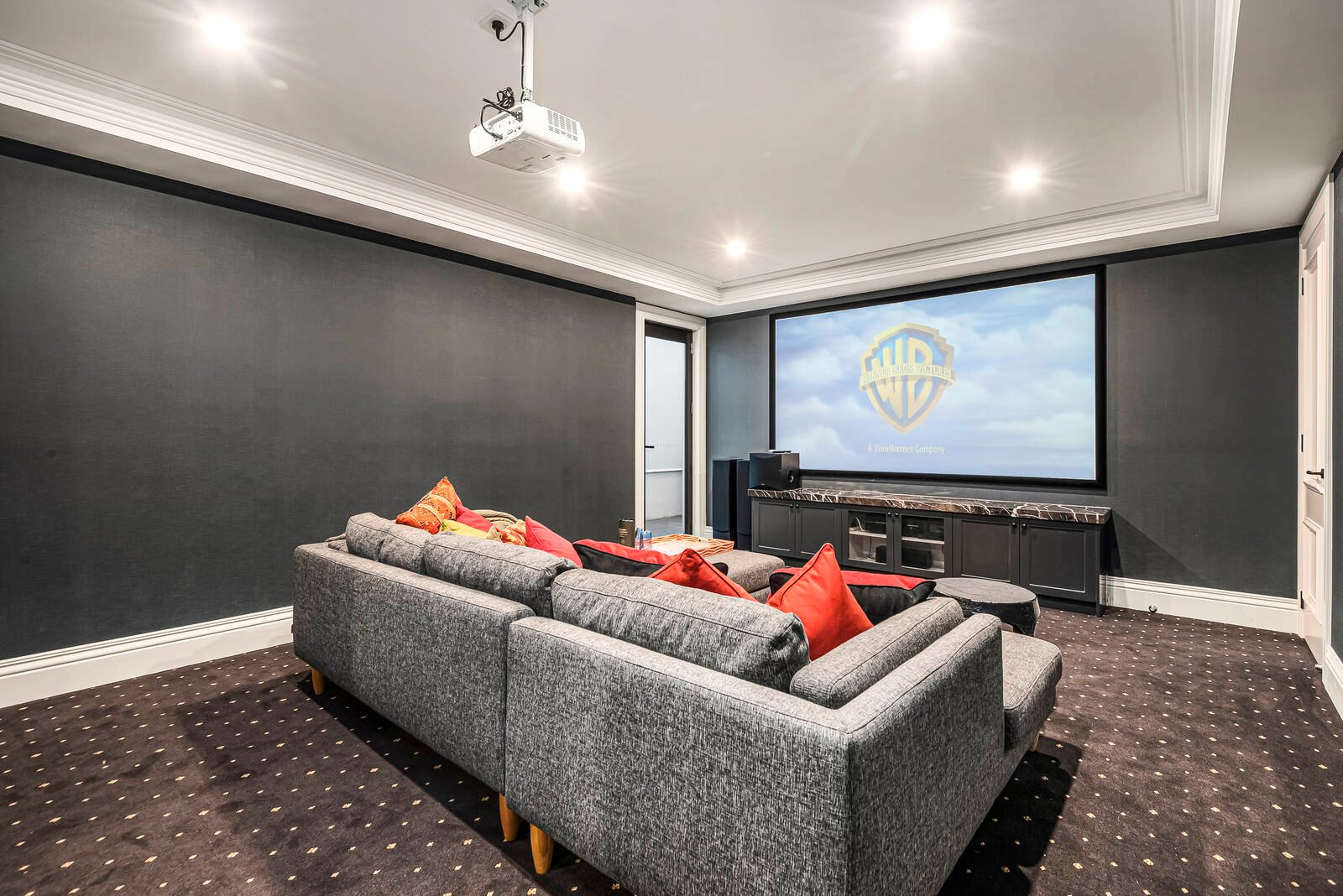 Real Estate and Property in 39 Stephens Street, Balwyn North, VIC