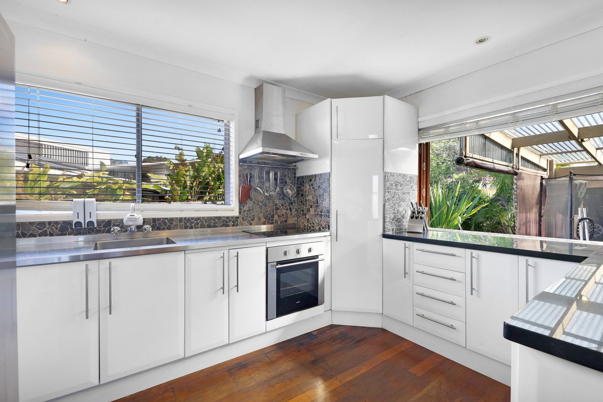 39 Tawarri Crescent Burleigh Heads 5