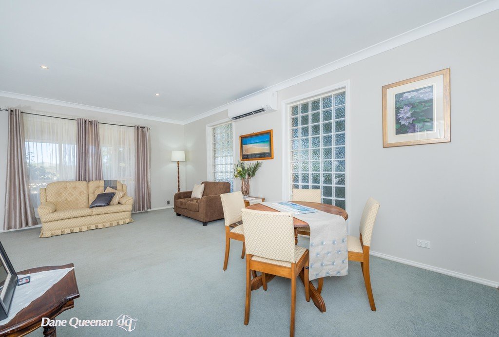 39 The Breakwater  CORLETTE 12
