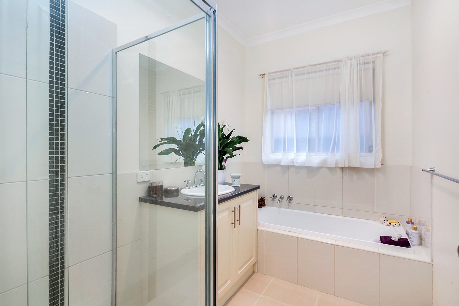 39 Tudor Avenue DELACOMBE 14