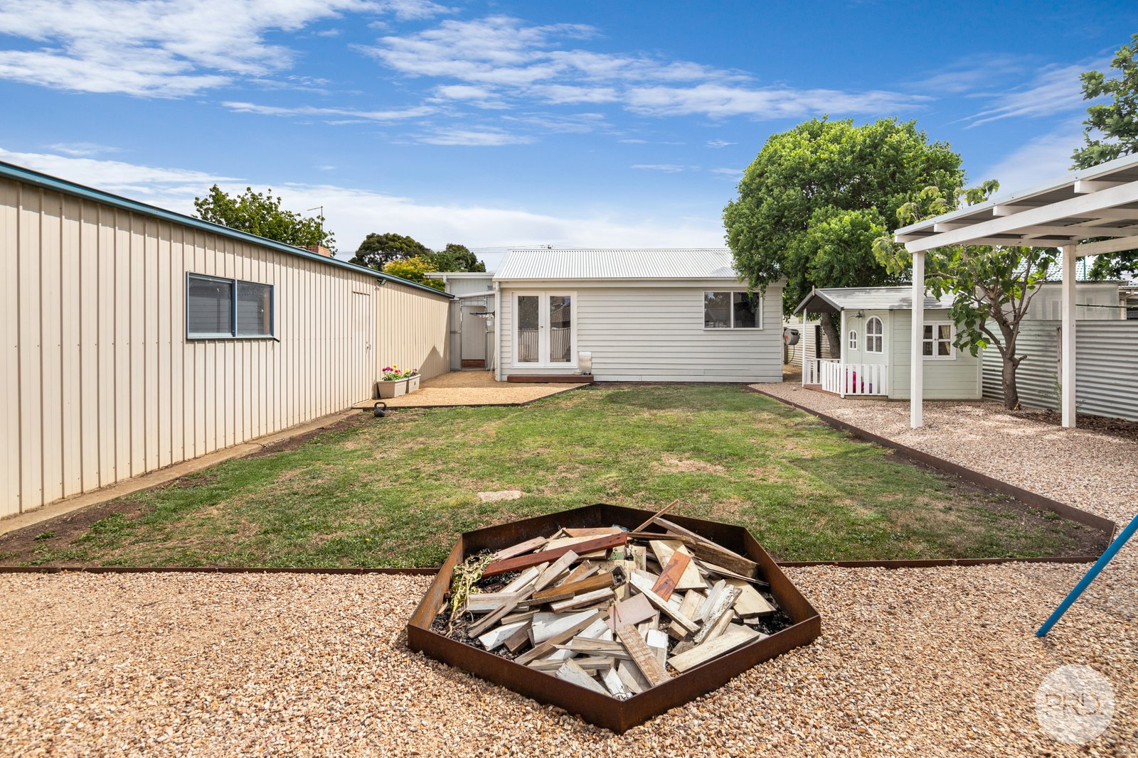 39 Vale Street SEBASTOPOL 14