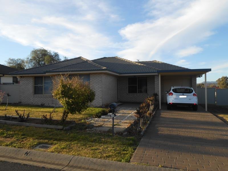 39 Warburton Drive TAMWORTH 1